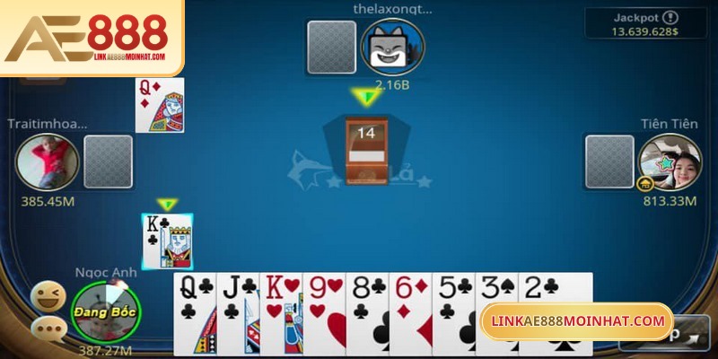 Người chơi chủ động phân tích